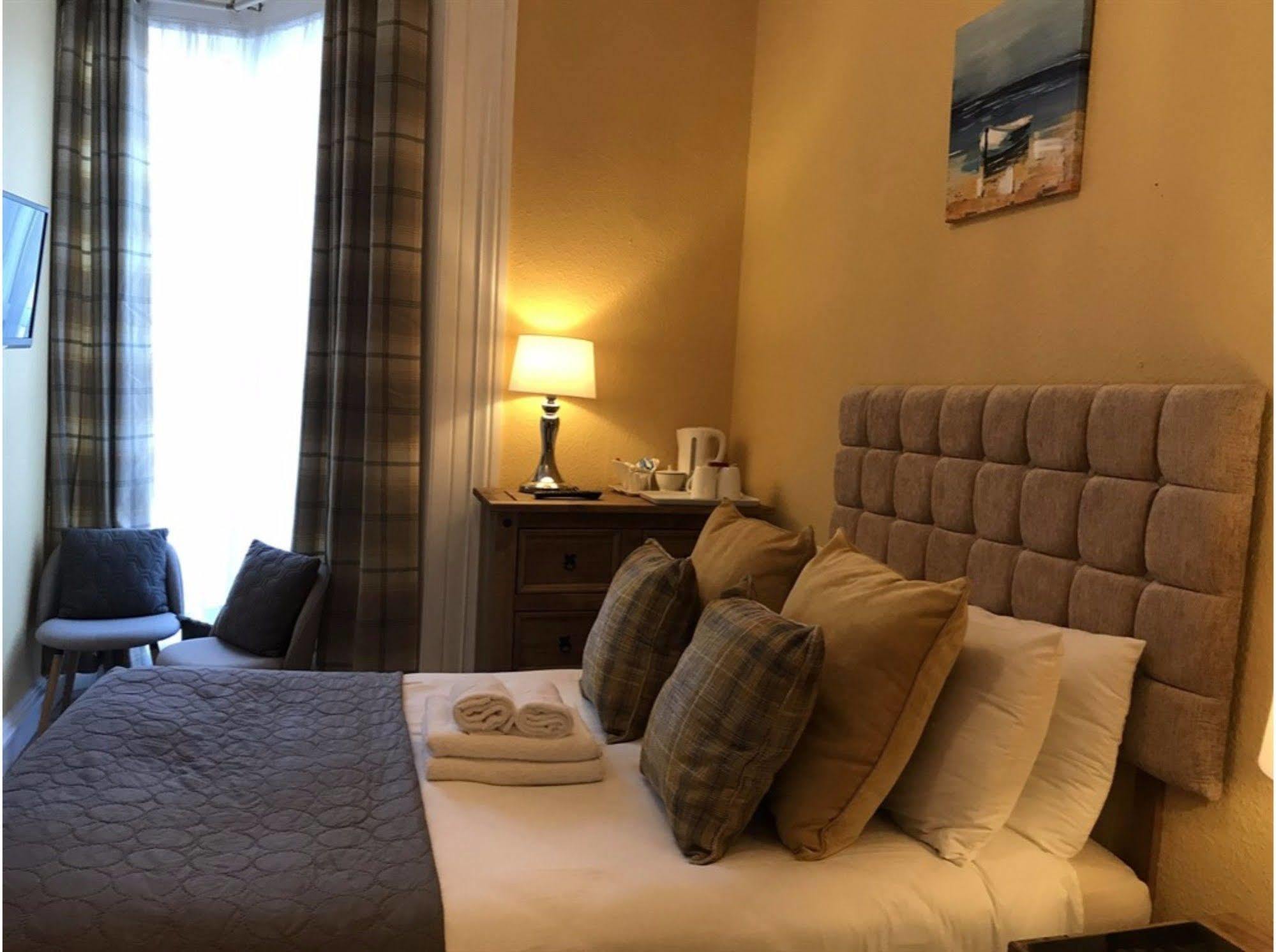 Sarnia Guest House (Adults Only) Уэстон-сьюпер-Мэр Экстерьер фото